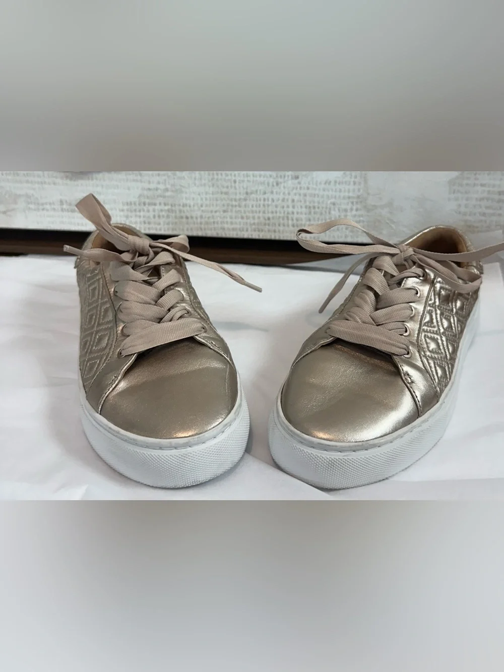 Tory Burch Metallic Gold Quilted Leather Lace Up Sneakers Women’s Size 8M